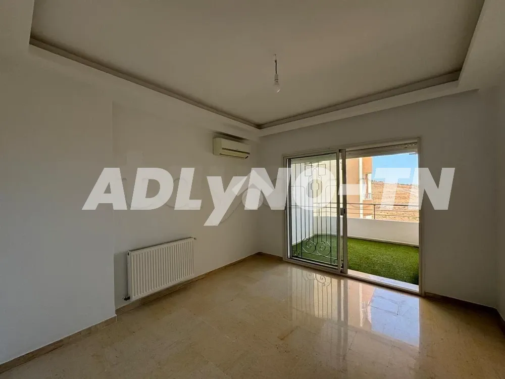 S+4 en Vente à Jardin d'Ennasr à Ariana - Photo 4