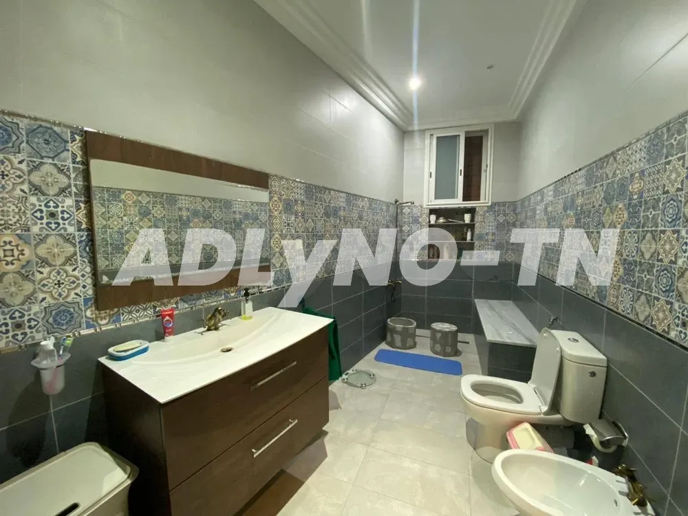 S+3 de 200 m² + Un Studio Au Centre ville de Tunis à Tunis - Photo 6
