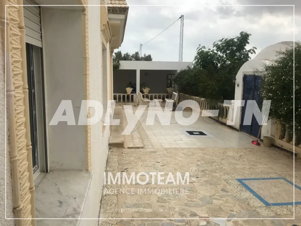 A vendre une maison à Nabeul - Photo 1