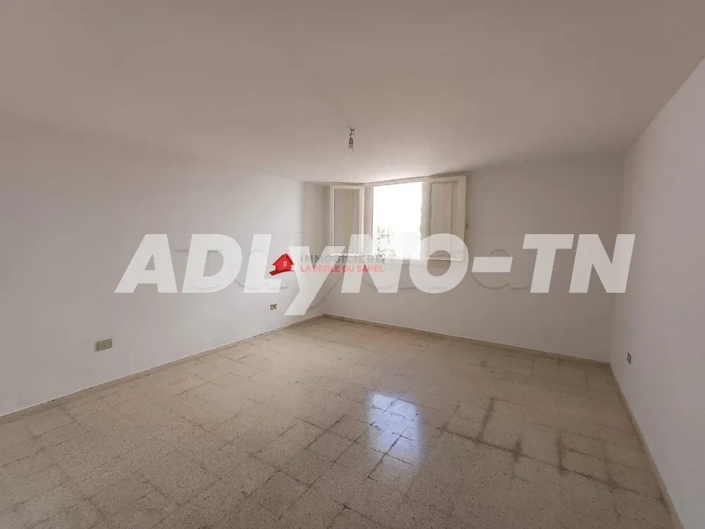 UN BEAU REZ DE CHAUSSÈ DE VILLA S+3 A?KHZAMA OUEST à sousse - Photo 5
