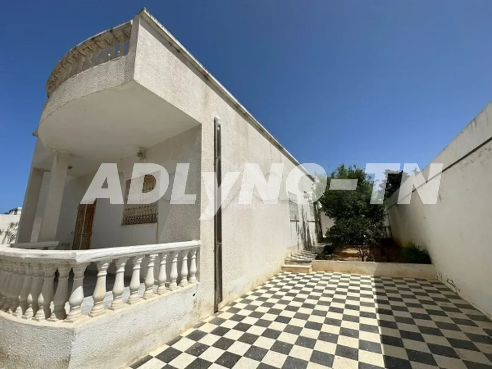 A Vendre une maison à la Marsa à Tunis - Photo 1