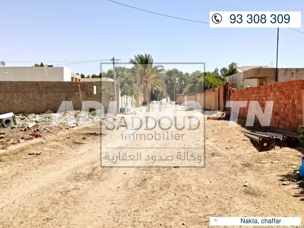 للبيع قطع ارض مرخصة للبناء مساحة من: 420م² الى 550م² بنقطة, طريق قابس كم 22 à Sfax - Photo 1