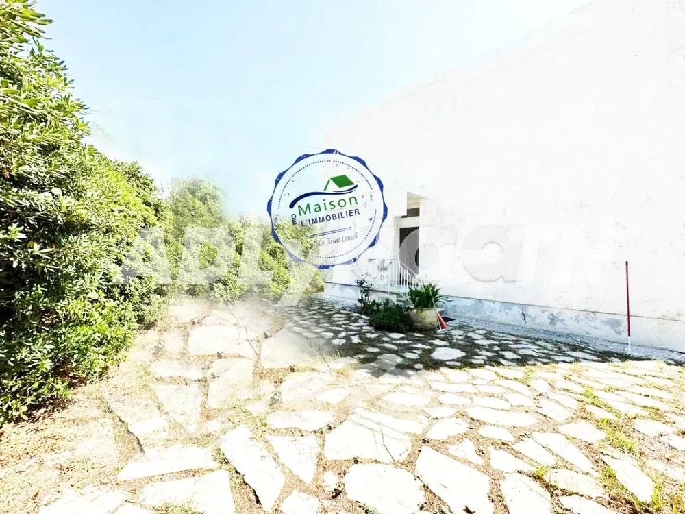  A Louer Local Commercial sur une route principale à Hammamet nord, près de carrefour Kharrouba 