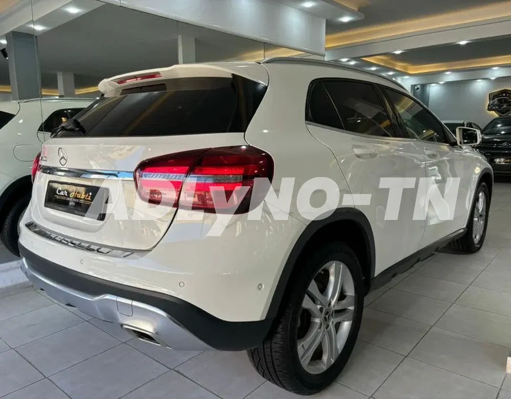 2017 MERCEDES GLA 200 à Tunis - Photo 4