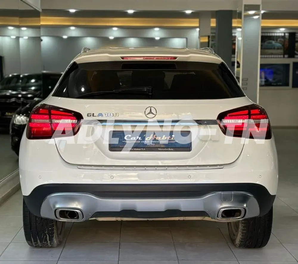 2017 MERCEDES GLA 200 à Tunis - Photo 3