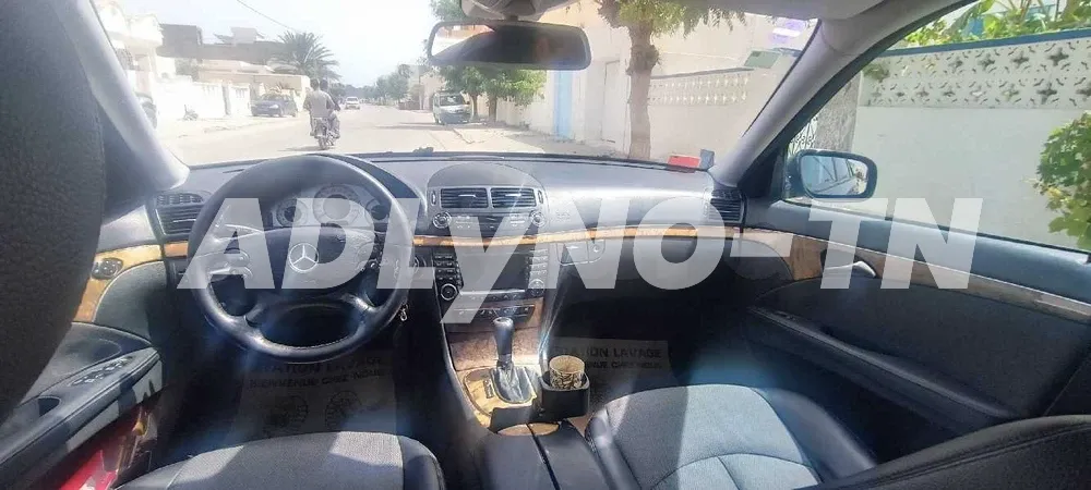 Mercedes w211 Classe E Restylée E220 Cdi phase 2 (OM646) boite auto en très bon état (Avantgarde) à Tunis - Photo 2