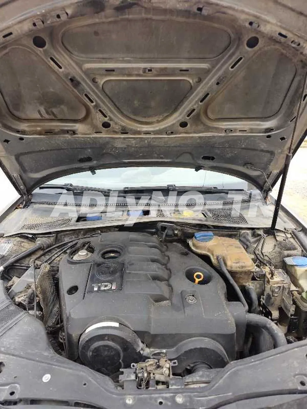 Passat tdi 1.9 deux bondes rouges 130 cv 7 cv gazoil modele 2002 tt options climatiseur electronic en marche abs fermiture cantral 4 vitres electric chargeur 6 cd multifonctions au volant à Sfax - Photo 6