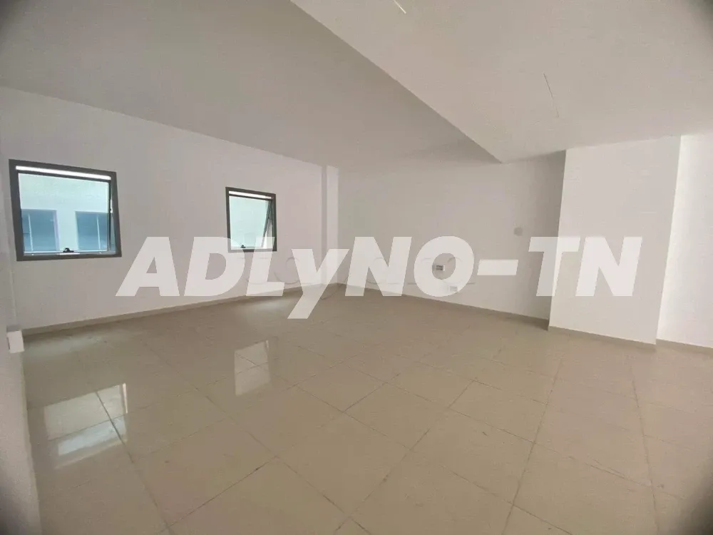 A louer un local commercial 270 m² a Med5. à Tunis - Photo 4