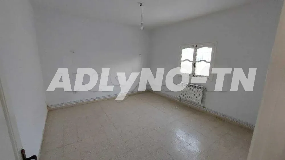 Etage de Villa Pour Etudiants Cité La Gazelle à Ariana - Photo 1