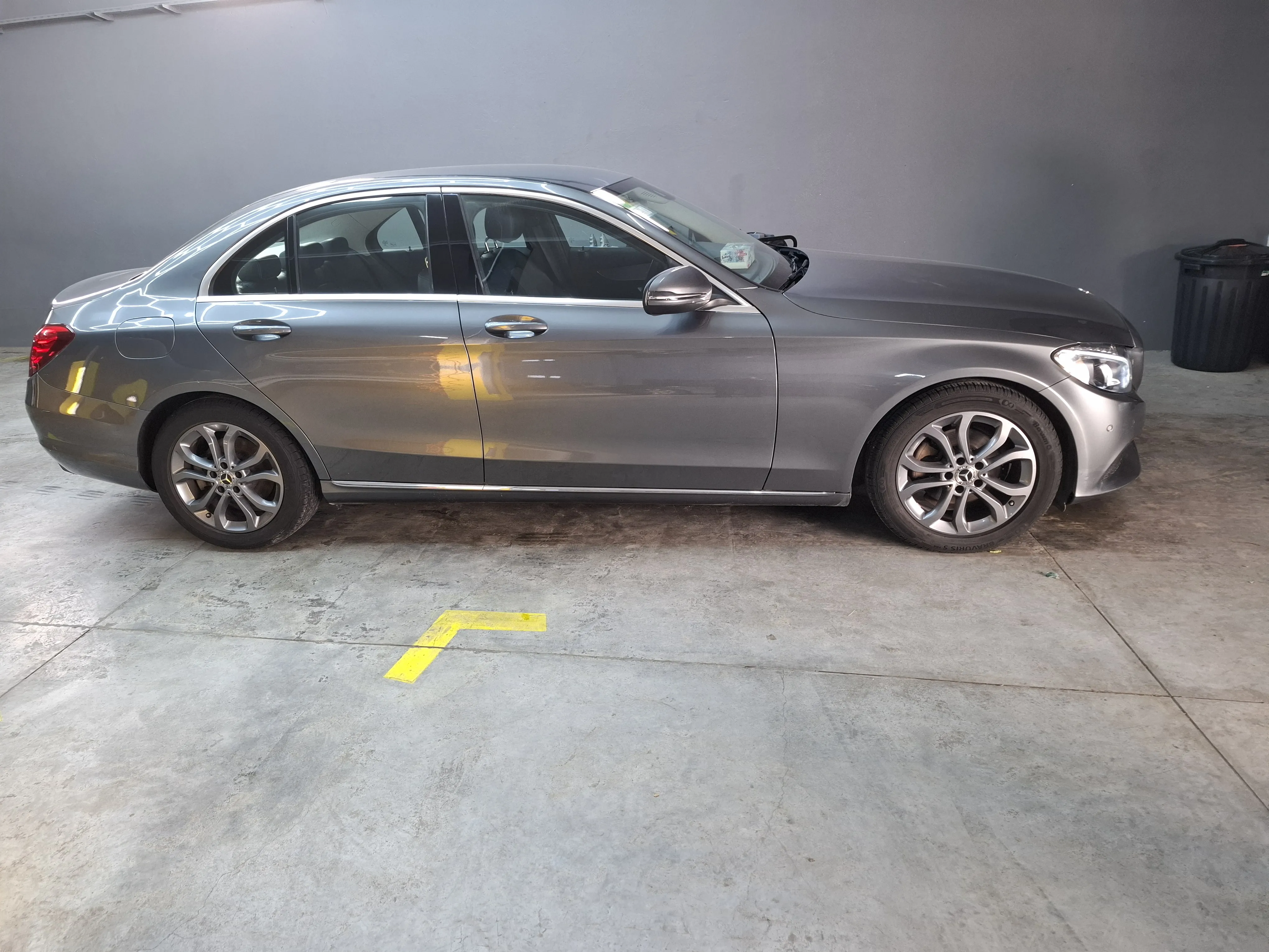 Mercedes C 180 à Ariana - Photo 7