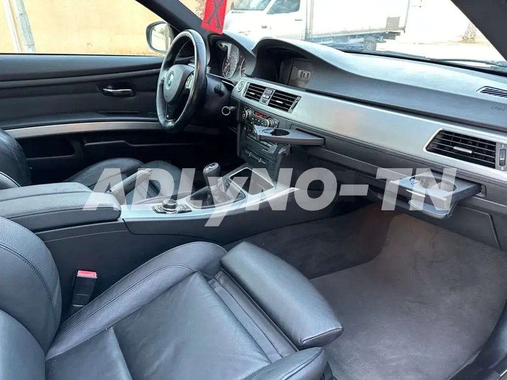 bmw serie 320i coupé e92 restylé phase 2 kit M// état irréprochable à Ariana - Photo 9