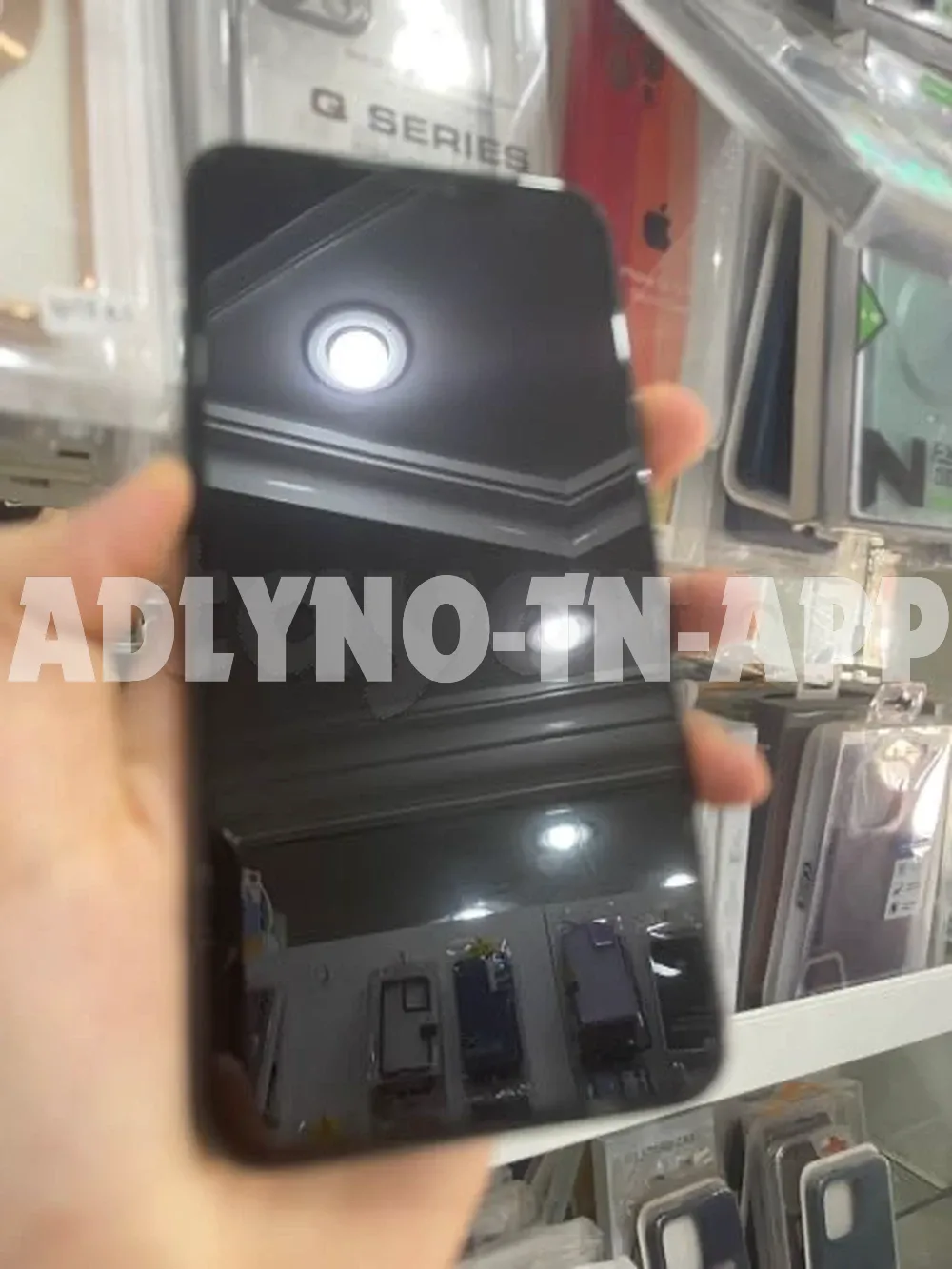 iPhone 11 Pro Max 256G état neuf parfaite peu servi jamais réparé aucun défaut tt en marche avec son câble facture et garantie batterie 90% prix 1490dt tel 20172643 à Tunis - Photo 3