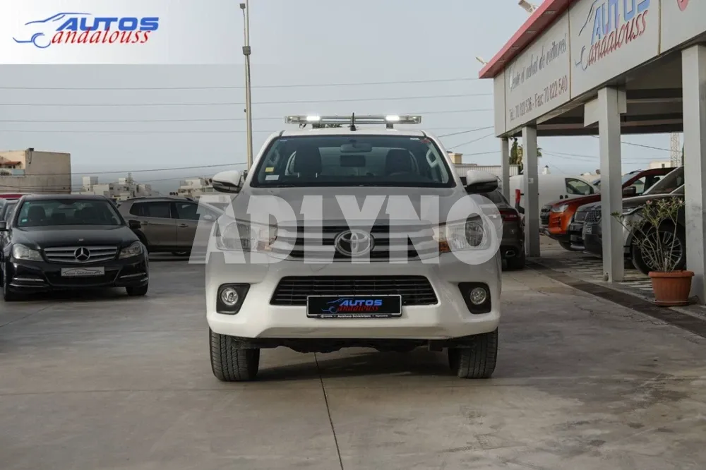 Toyota Hilux à Ariana - Photo 1