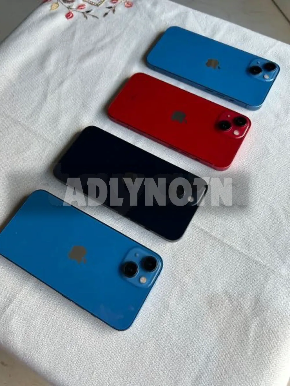 iPhone 13 128G/256G Bleu et Noire état neuf comme cacheté aucune rayure ni défaut peu servi importé validé sur sajalni jamais réparé avec le câble d'origine et facture boutique 256G batt 85% duos à 1750dt 128g batterie 94% a 1650d Tel 20172643 à Tunis - Photo 3