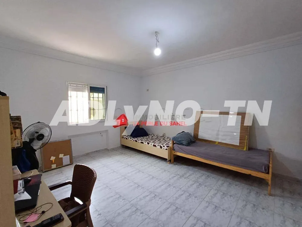 TRÈS BELLE VILLA DE 434 m² SUR DEUX FACADE PRÈS DE CARREFOUR❤AKOUDA à sousse - Photo 3
