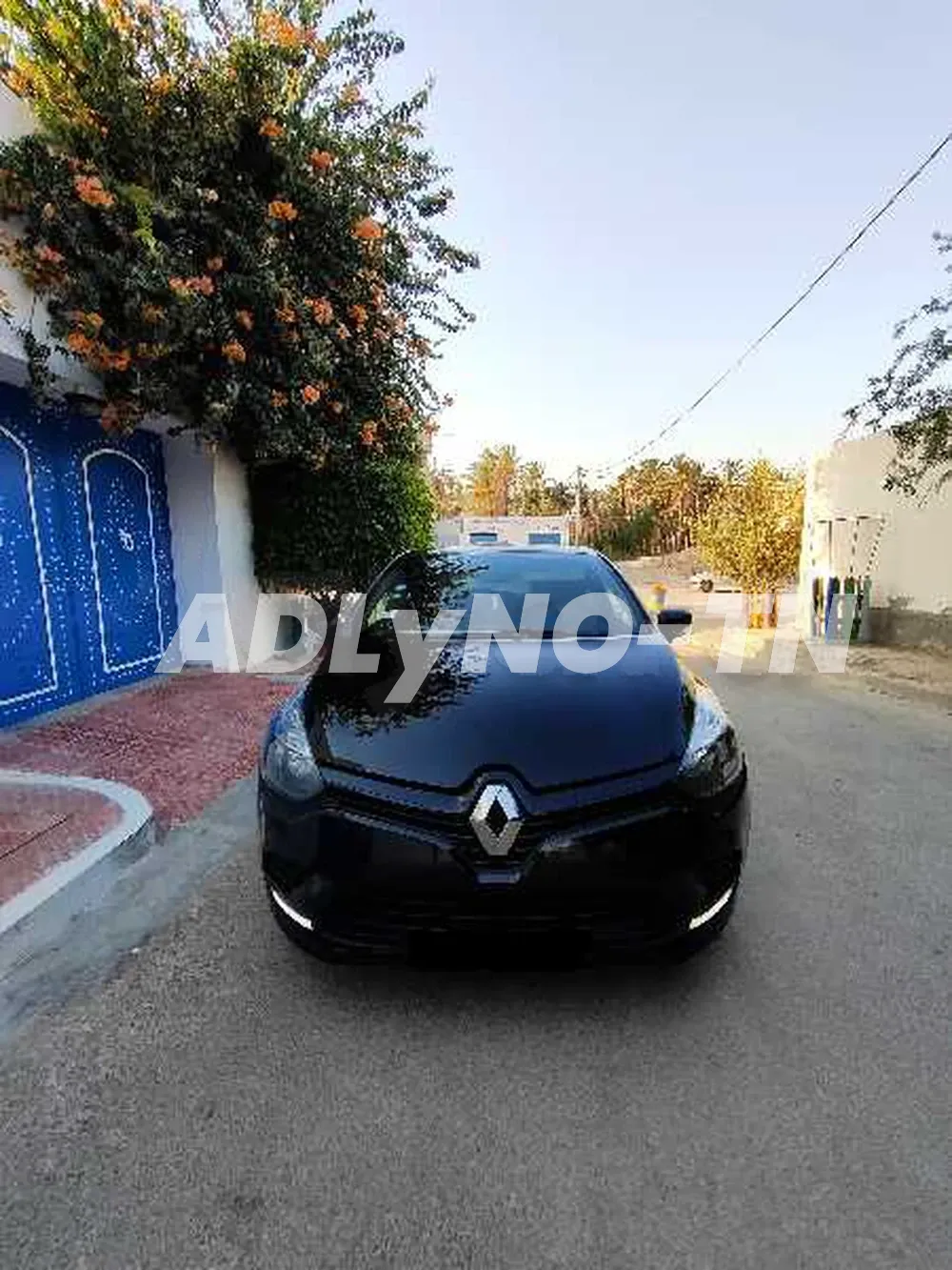 Clio تسجيل أول en parfait état à gabes - Photo 2