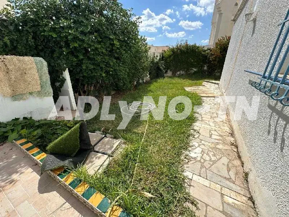 À louer villa avec piscine côte René Descartes à Ariana - Photo 8