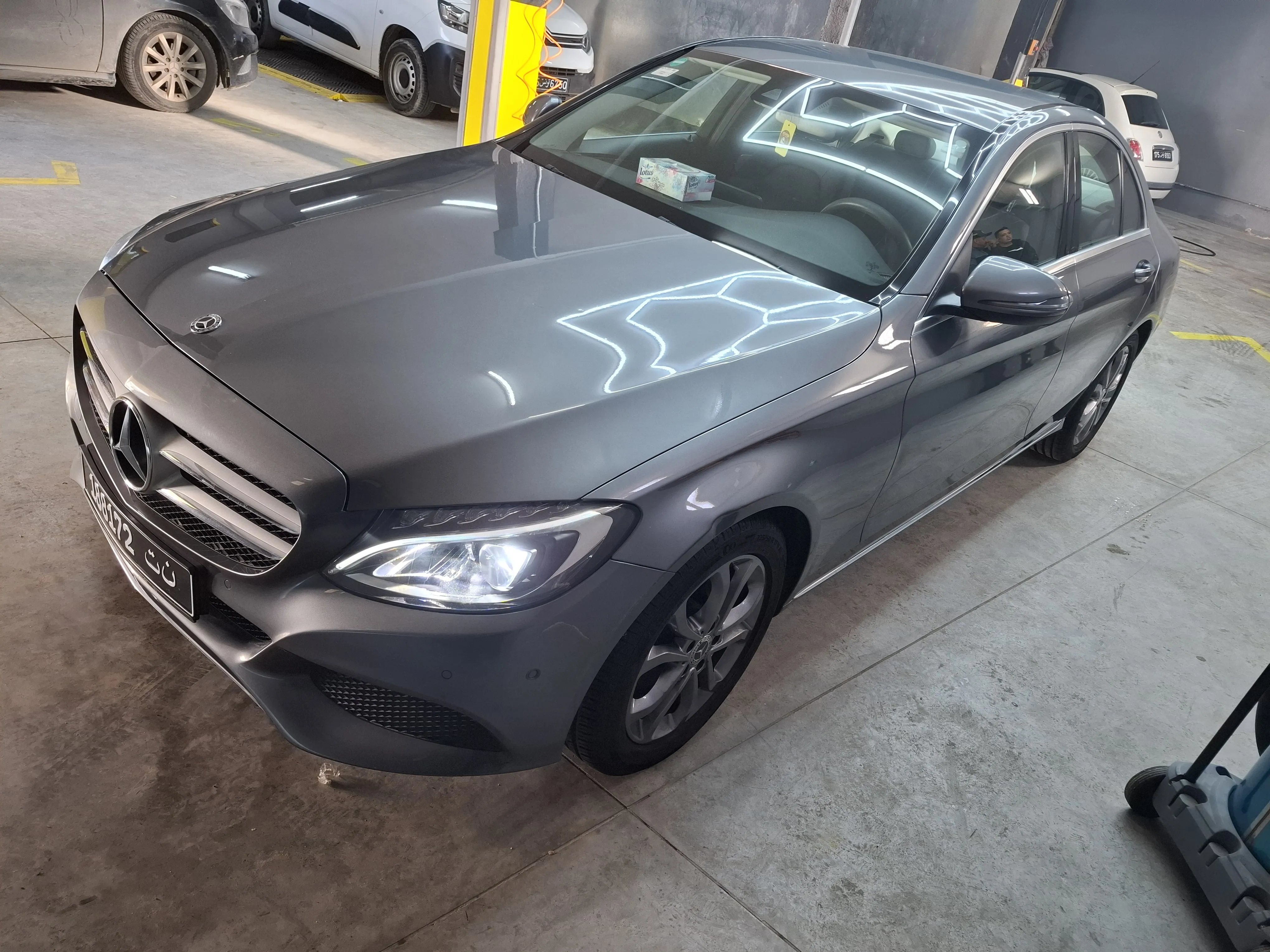 Mercedes C 180 à Ariana - Photo 8