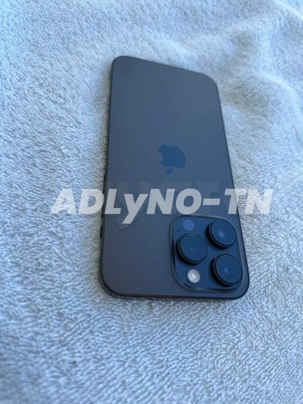iPhone 14 Pro Max 256G batt100% écran fissuré tactile 10/10 tt en marche aucun défaut jamais réparé validé avec son câble et facture boutique prix 2150d Tel 20172643 à Tunis - Photo 5