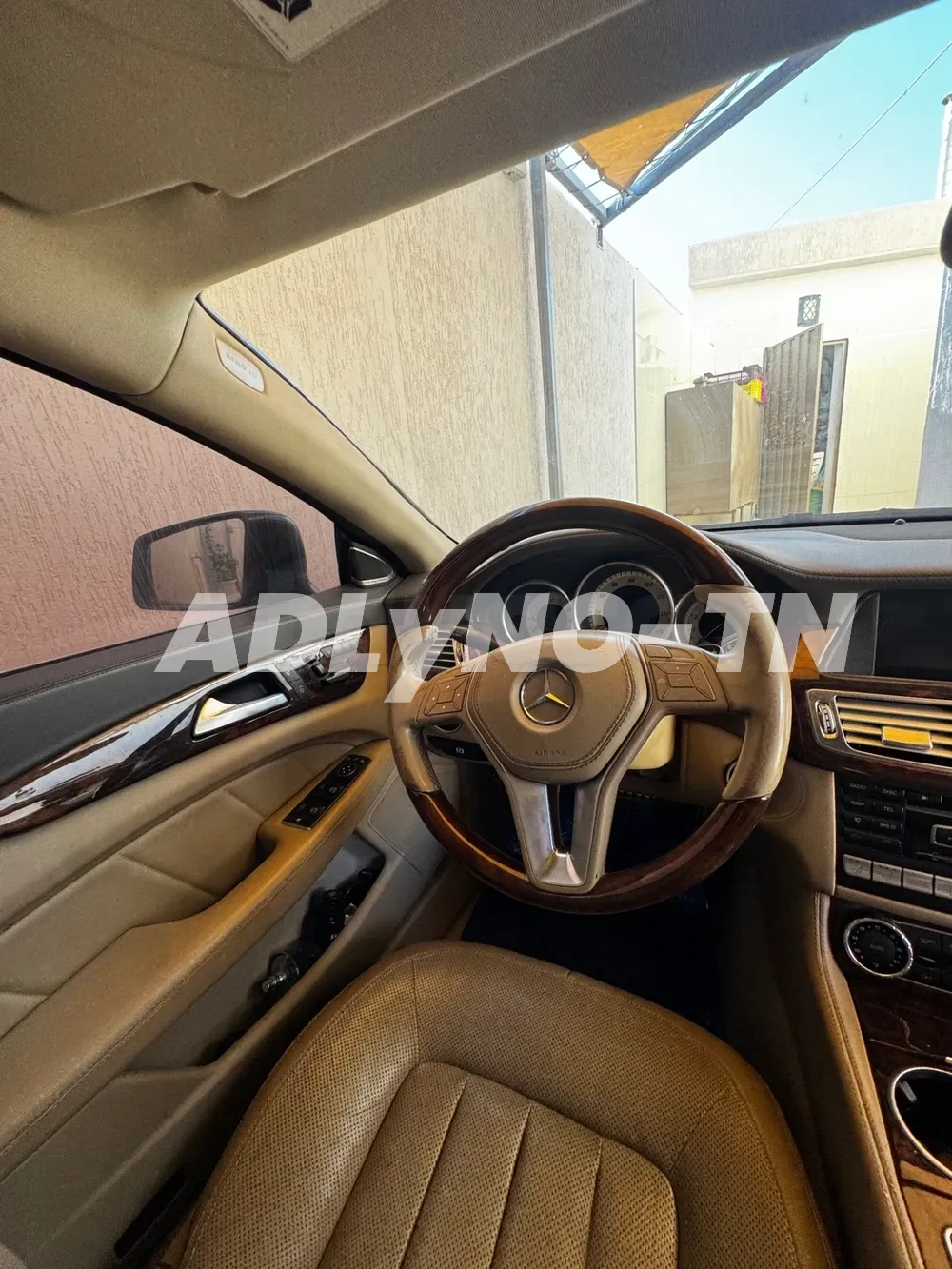 ? Mercedes CLS 550 V8 Biturbo ? ✅ 105 Km ✅ 30CV Essence ✅ 2012 ? - 55815005 ? Disponible à siliana à Siliana - Photo 4