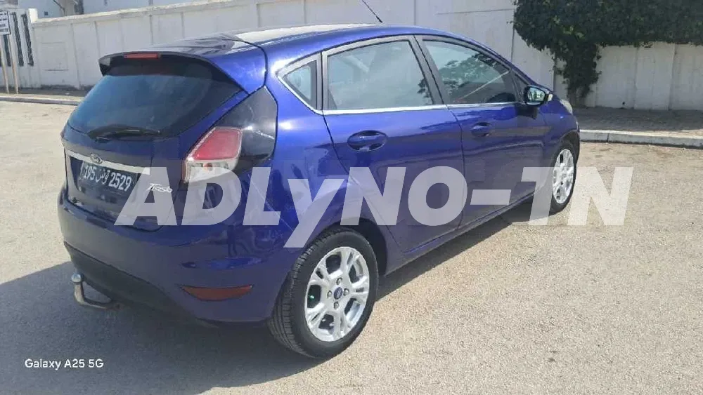 FORD FIESTA TETANIUM PREMIÈRE MAIN TRÈS PROPRE à Bizerte - Photo 7