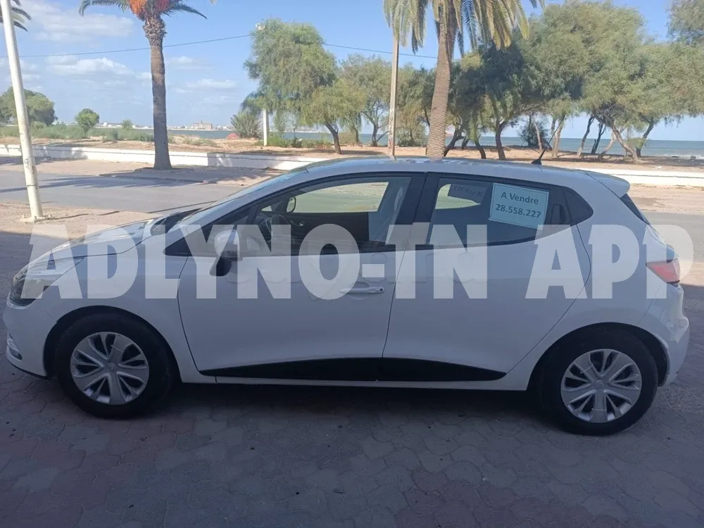 Clio 4 à Ben Arous - Photo 1