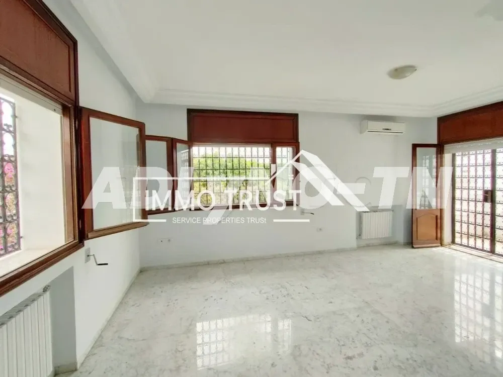 ?Villa S+4 à La Marsa à Tunis - Photo 2