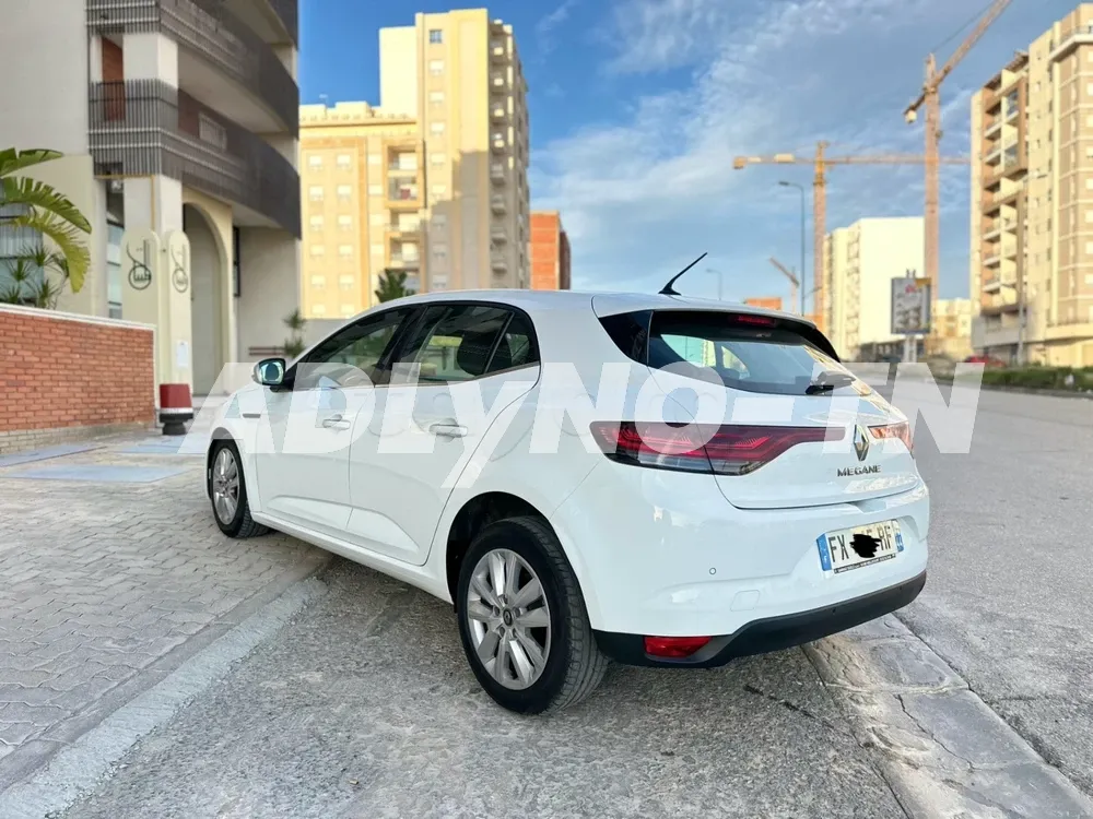 MEGANE 5 TT OPTIONS 6 CV IMPORTE FON SERIE 3 Ans à Monastir - Photo 5