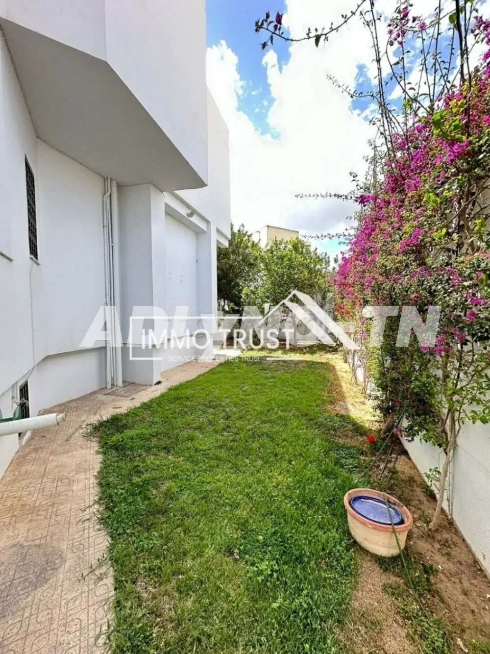?Villa S+4 à La Marsa à Tunis - Photo 1