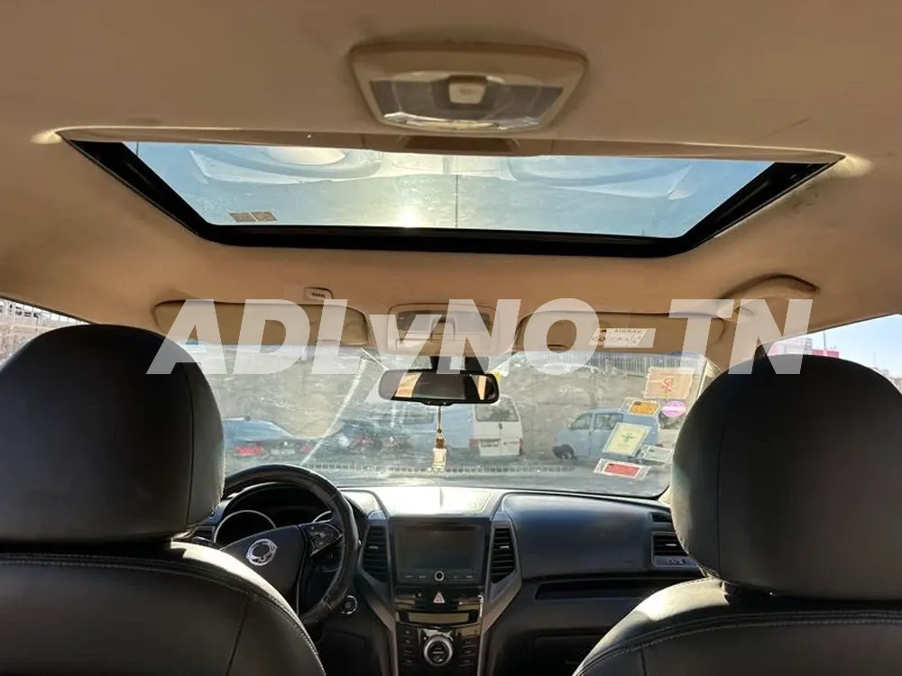 voiture Ssang yong xlv 2018 à Tunis - Photo 3