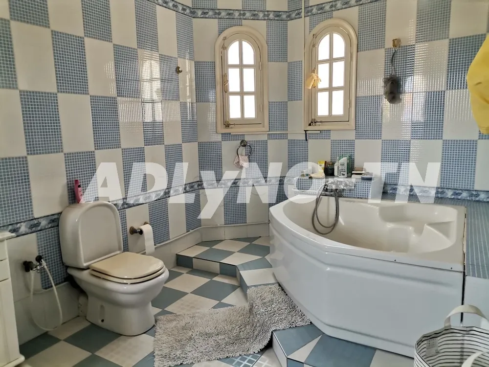 A vendre spacieuse villa avec piscine à Sousse Khezama à sousse - Photo 9