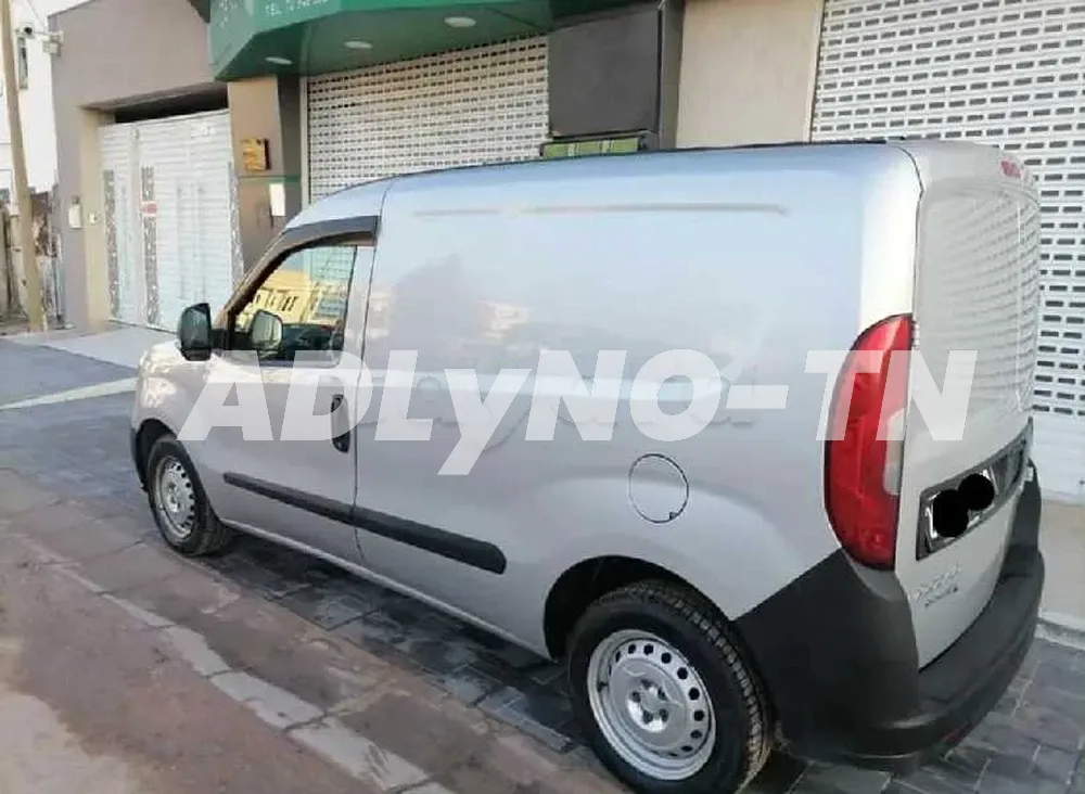 fiat doblo 2019 à Sfax - Photo 4