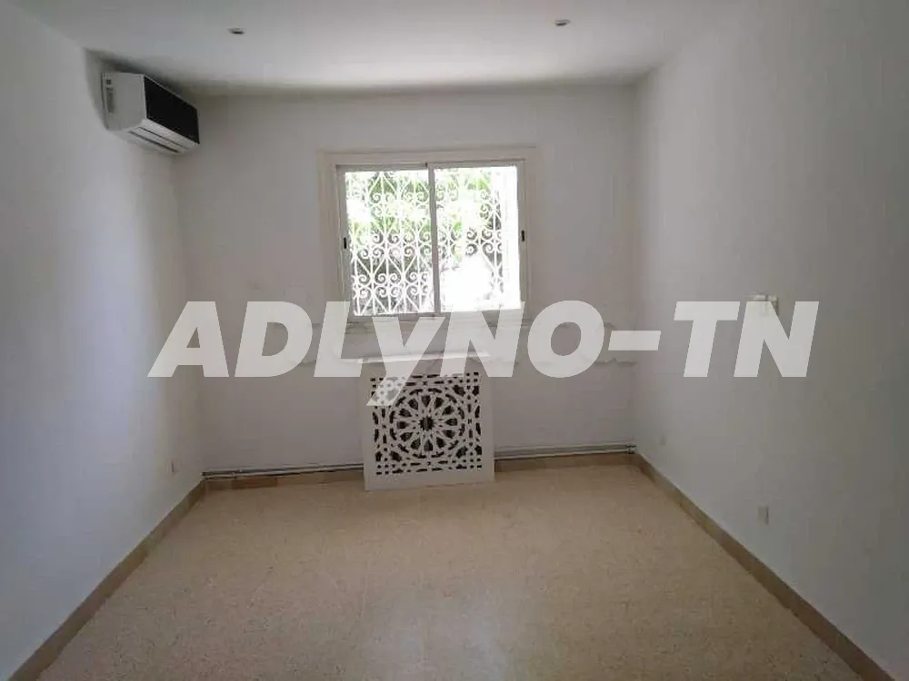 A louer une villa à gammarth supérieur à Tunis - Photo 9