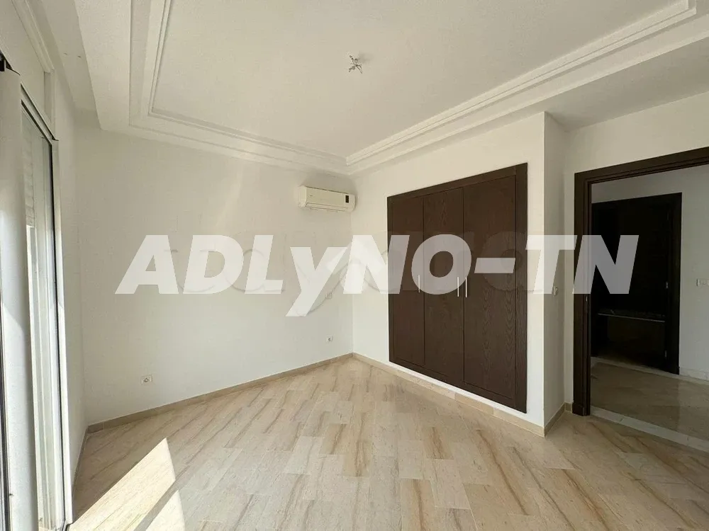 S+2 en Vente à Jardin d'Ennasr à Ariana - Photo 4