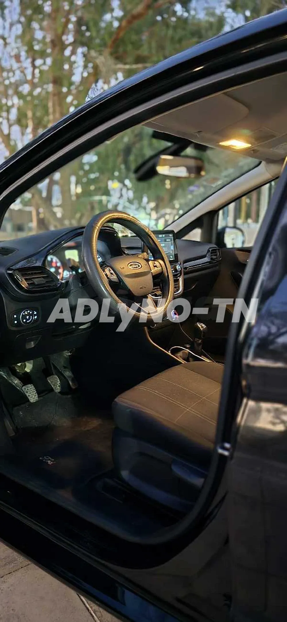 Ford fiesta titanium premier main TÉL 50.598.507 à Manouba - Photo 5