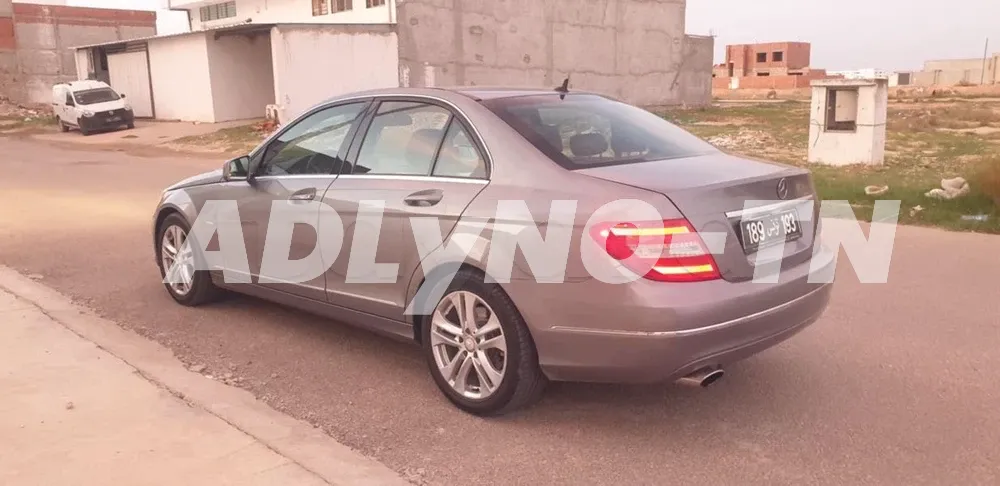 Mercedes benz c220 à Sfax - Photo 1