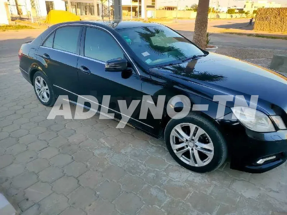 Mercedes E 220 CDI à Sfax - Photo 4