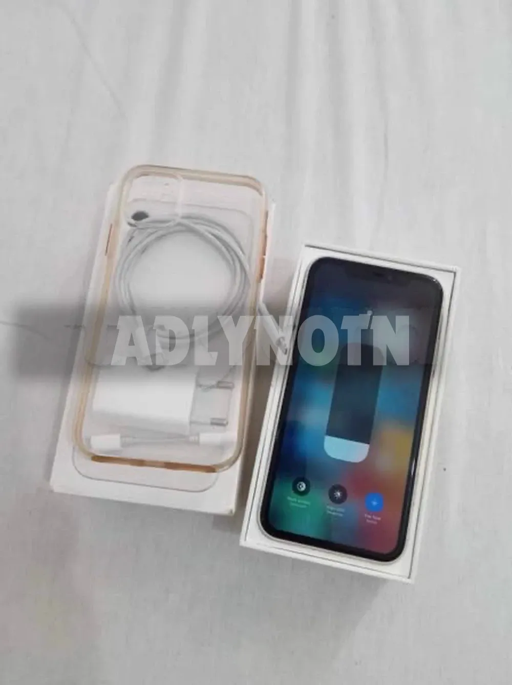 iPHONE 11 64GB BLANC à Tunis - Photo 2