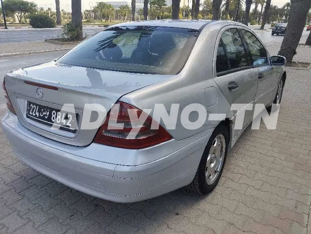Mercedes E220cdi à Tunis - Photo 6