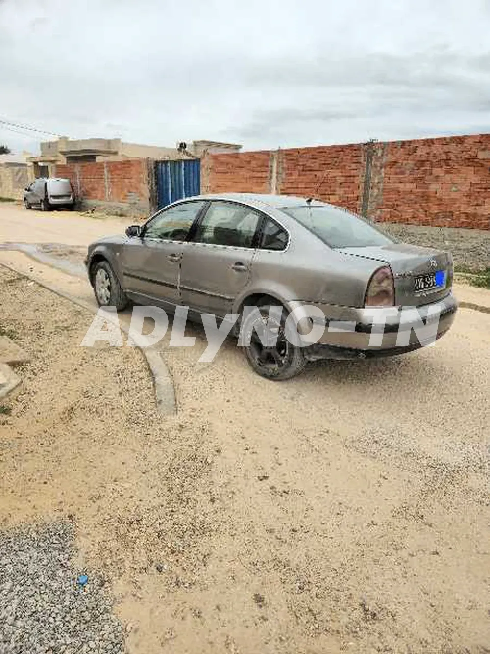 Passat tdi 1.9 deux bondes rouges 130 cv 7 cv gazoil modele 2002 tt options climatiseur electronic en marche abs fermiture cantral 4 vitres electric chargeur 6 cd multifonctions au volant à Sfax - Photo 5