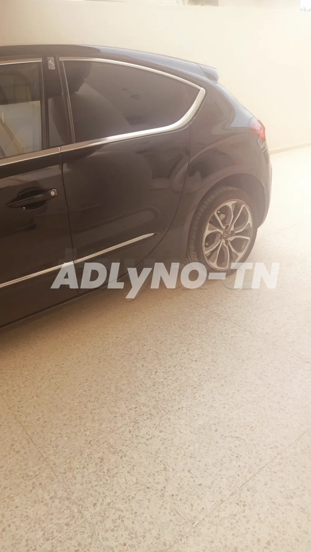 Citroën DS4 e-hdi à Sfax - Photo 5