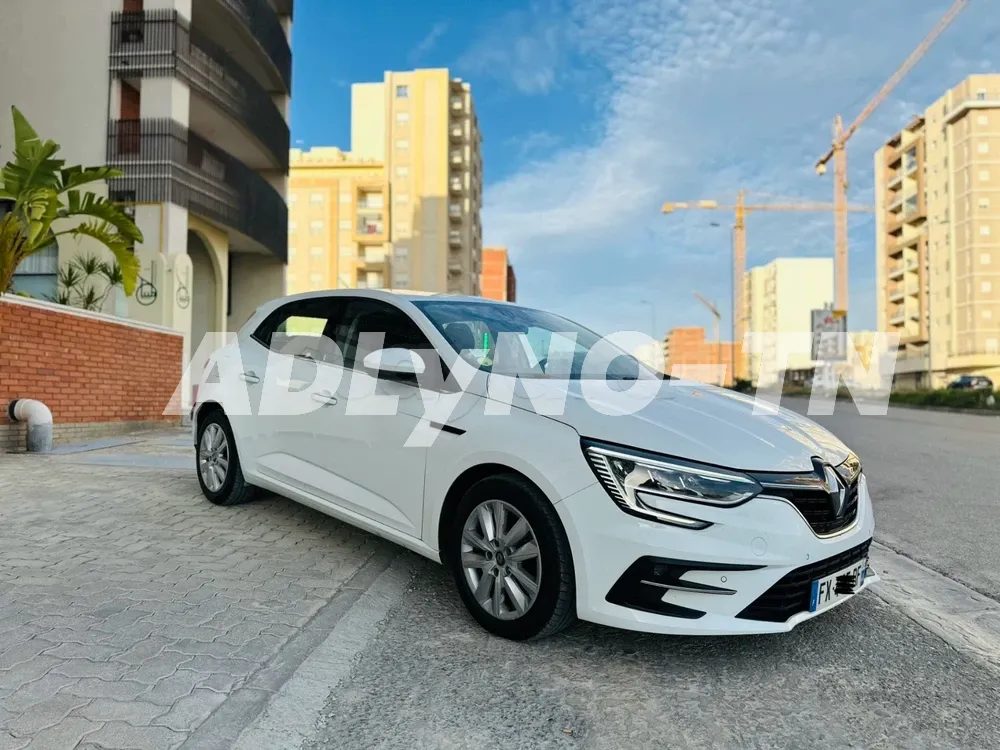 MEGANE 5 TT OPTIONS 6 CV IMPORTE FON SERIE 3 Ans à Monastir - Photo 2