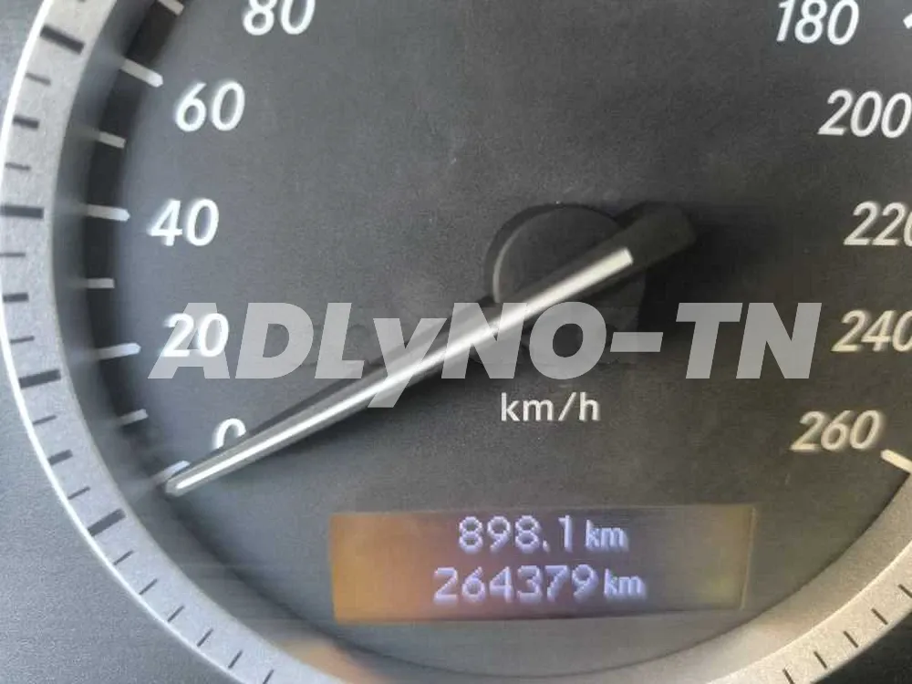 Mercedes c200 boite auto état propre à Ben Arous - Photo 6
