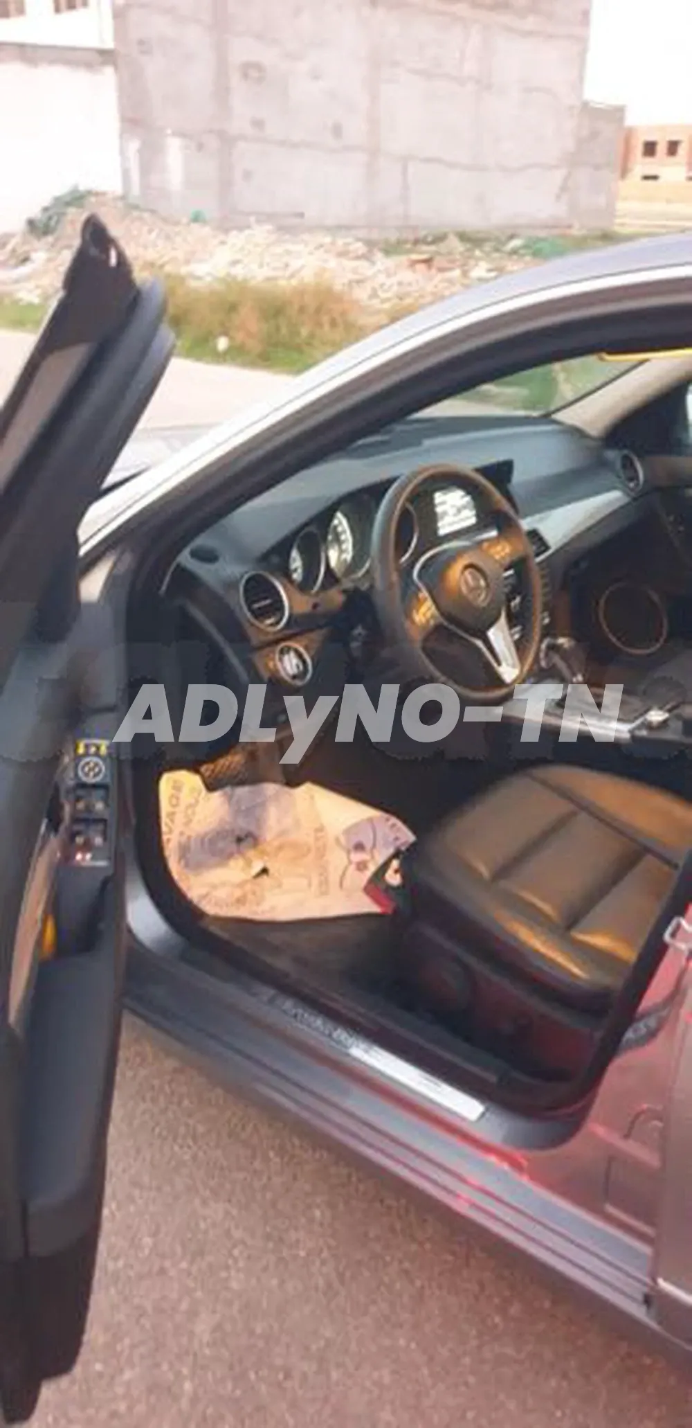 Mercedes benz c220 à Sfax - Photo 5