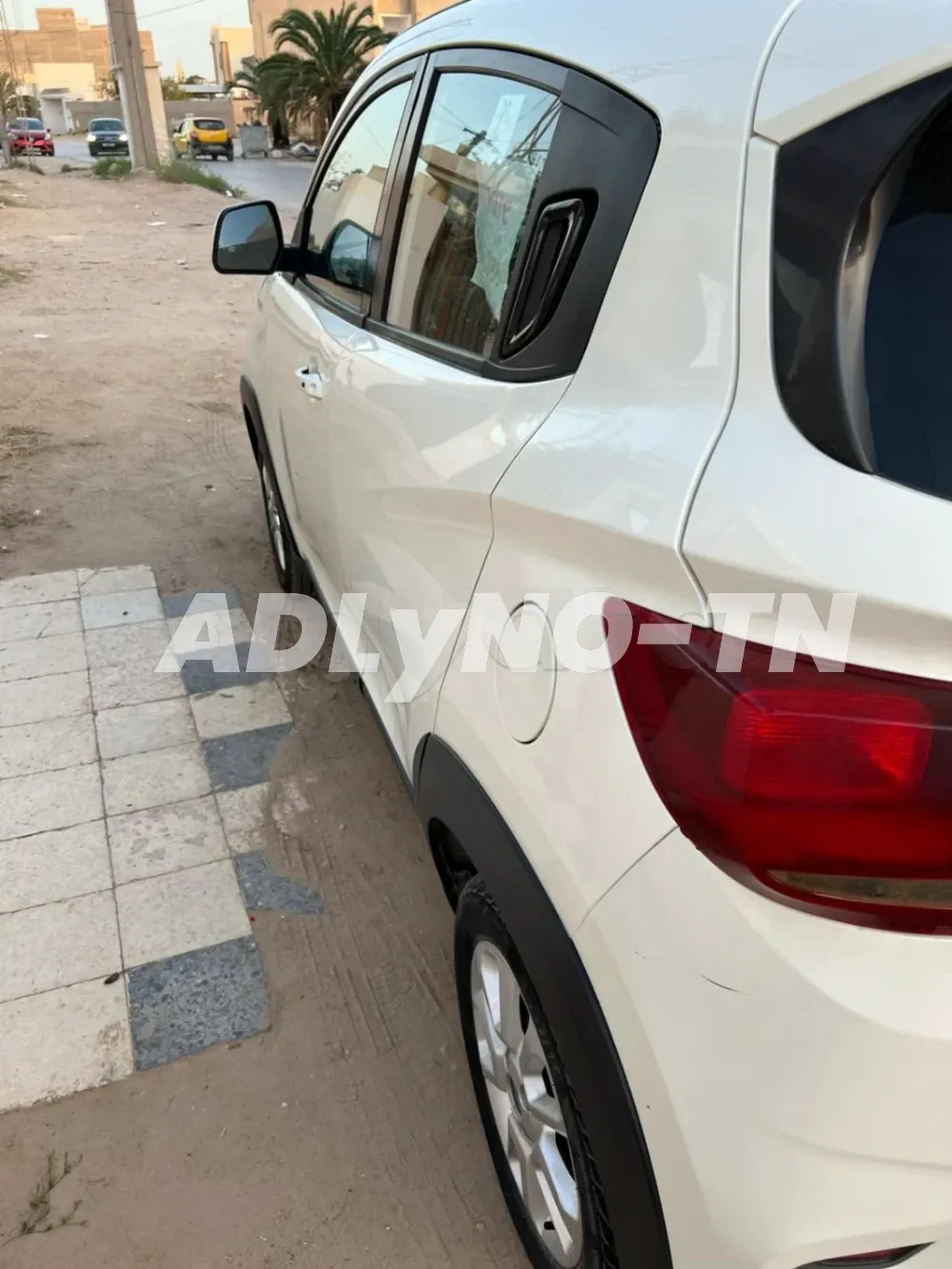 Mahindra Kuv 100 k8 tel 53176886 à Sfax - Photo 3