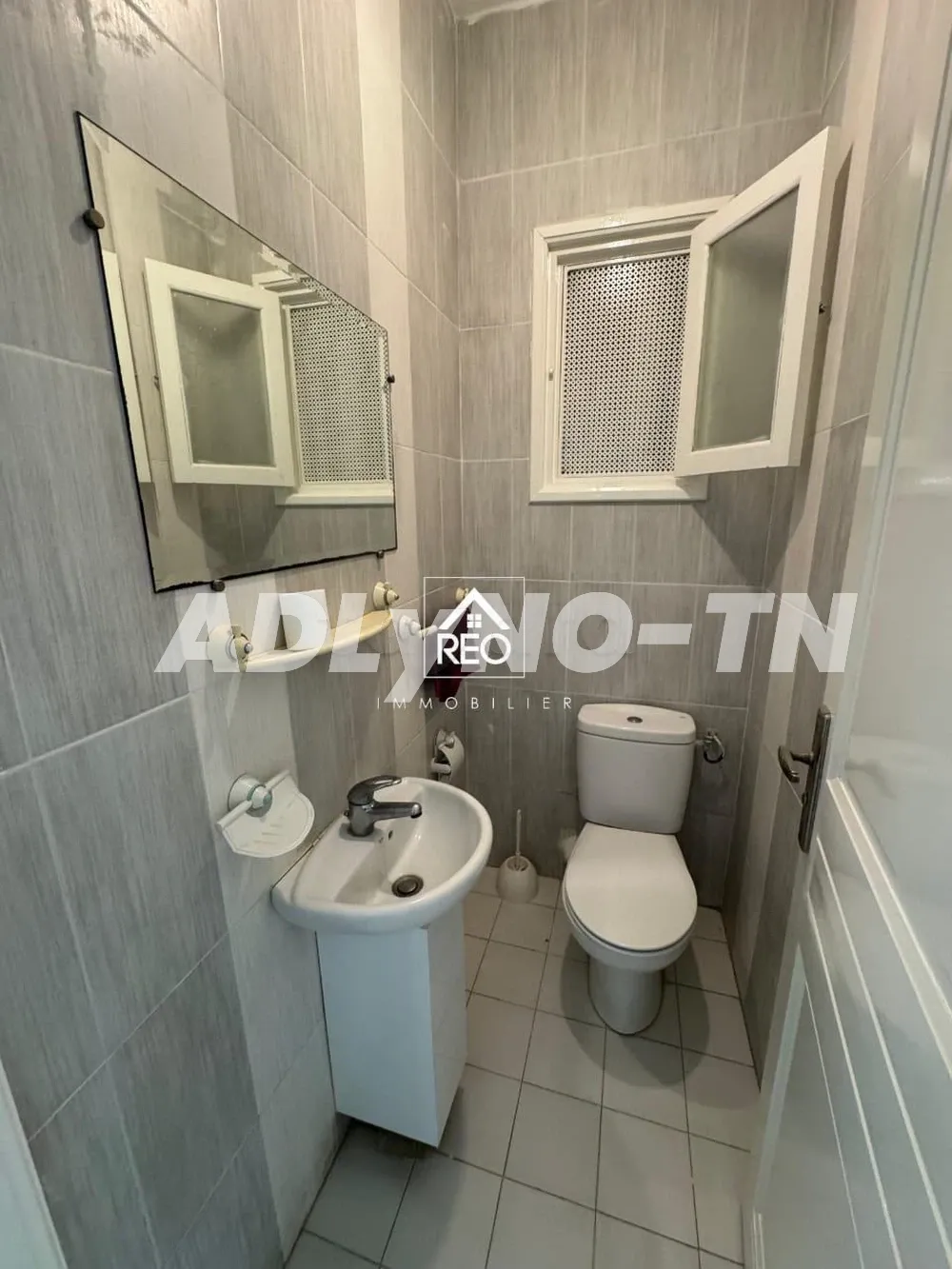 À Vendre : Un appartement S+4 situé à Jardin L'Aouina à Tunis - Photo 6