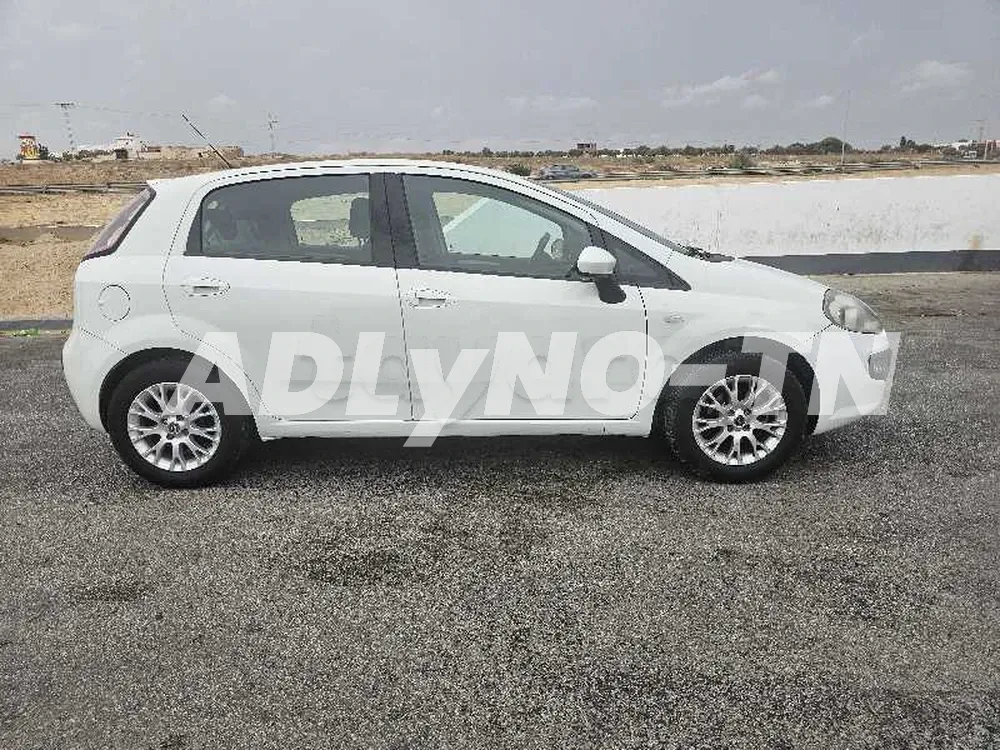 Fiat evo à Kasserine - Photo 3