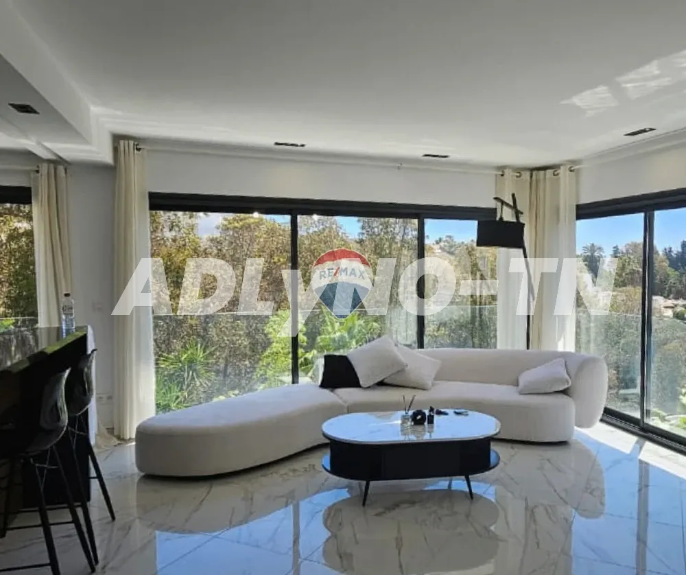  Villa S+5 avec piscine à Gammarth MVV0290 
