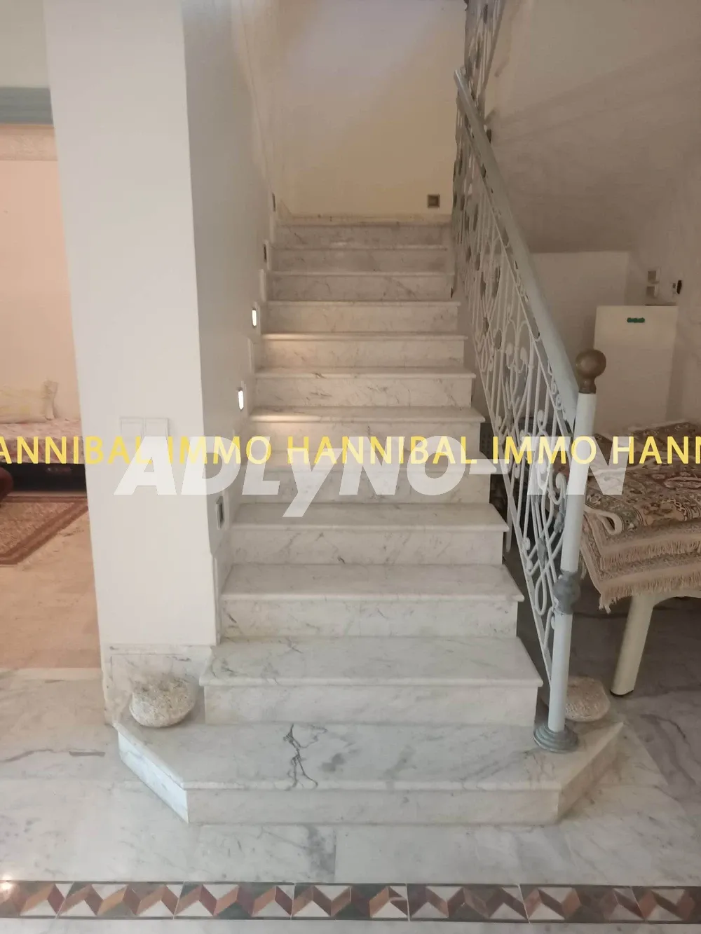 A vendre une belle villa à Carthage Hannibal à Tunis - Photo 3