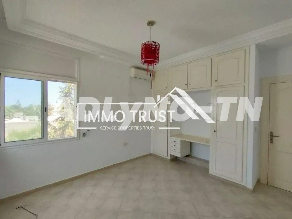 ?Villa S+5 avec chambre de service à La Soukra à Ariana - Photo 7